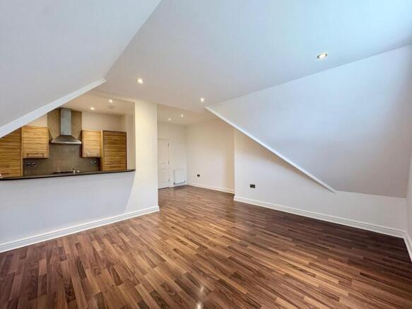 2 bed Flat to rent Image 7