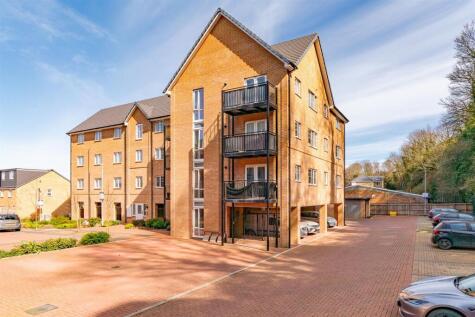 Arnold Close, Hertford, SG13