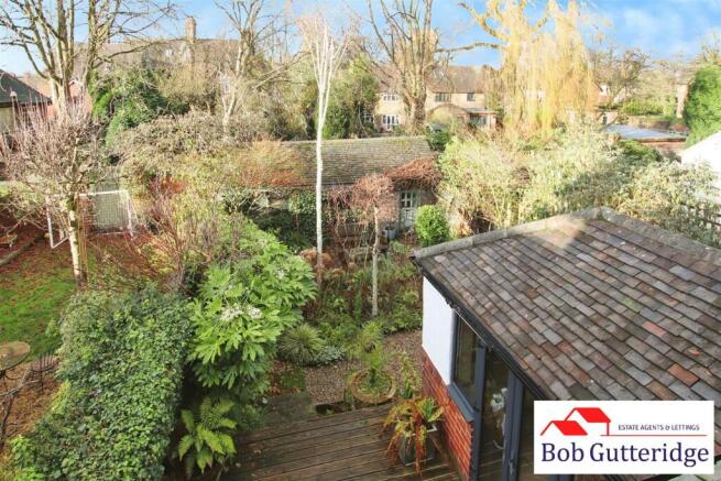 ENCLOSED REAR GARDEN