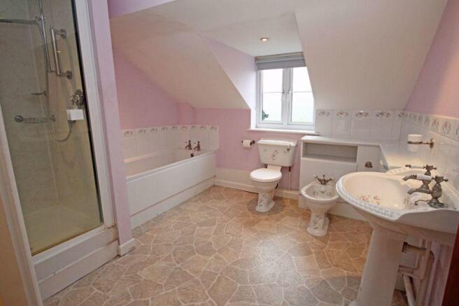 Large ensuite ...