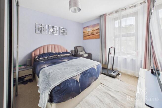 3 bed Terraced to rent Image 5