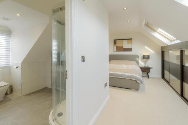 Master En-Suite.jpg