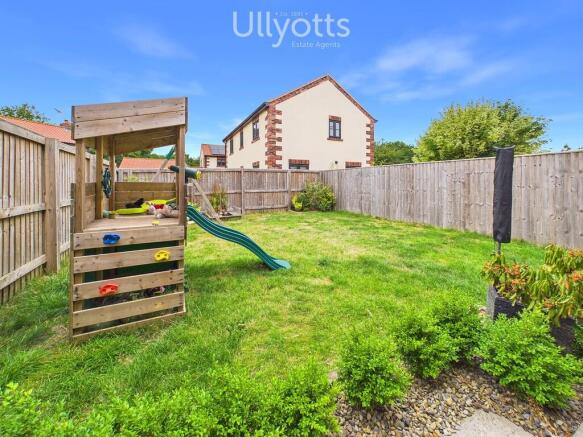 2 bed Semi-Detached for sale Image 9