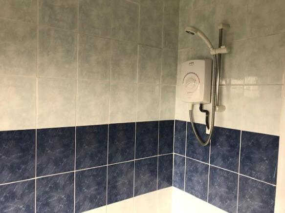 MAIN SHOWER
