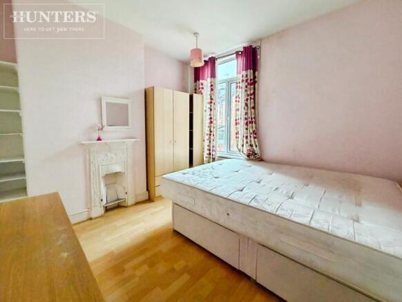 3 bed Terraced for sale Image 9