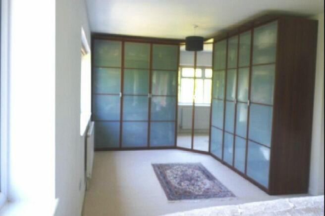 MASTER BEDROOM WARDROBE PHOTOS