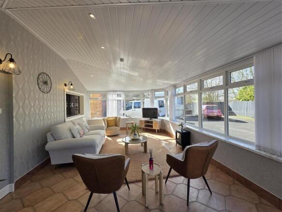 6 bed Semi-Detached for sale Image 6