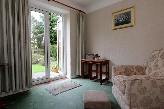 Sitting Room 02.JPG