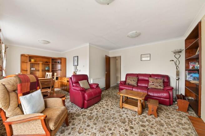 LIVING/DINING ROOM