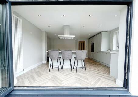 Mill View, Waltham, Grimsby, N.E. Lincs, DN37 OHT