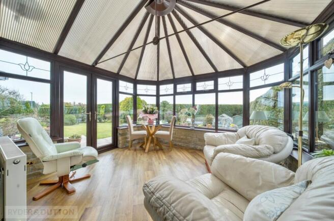 4 bed Detached Bungalow for sale Image 12