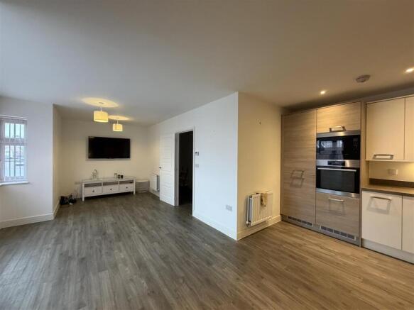 Lounge / Kitchen