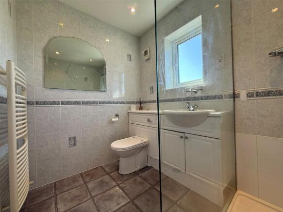 4 bed Detached for sale Image 7