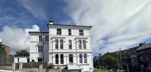 2, Priory Avenue, Hastings TN34 1UG