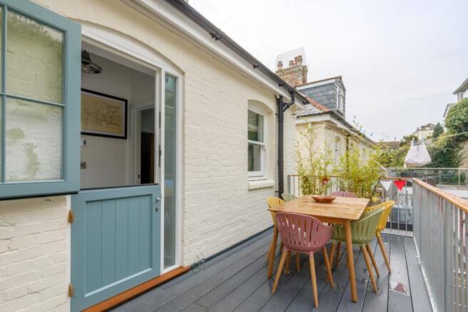 rear balcony.JPG
