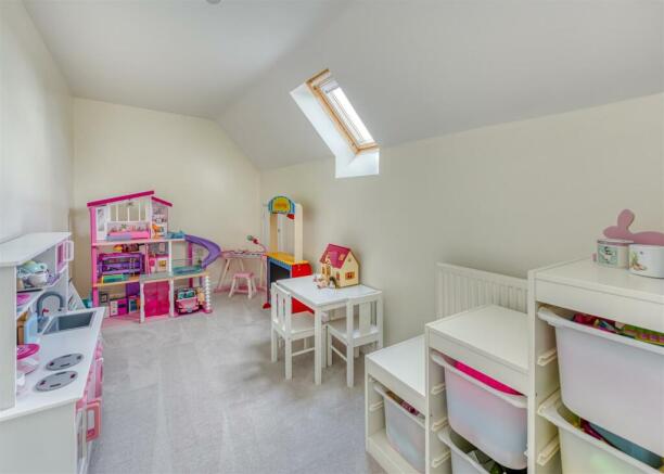 16 Old Farm Drive-bed5.jpg