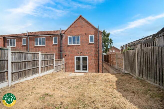 3 bed House for sale Image 11