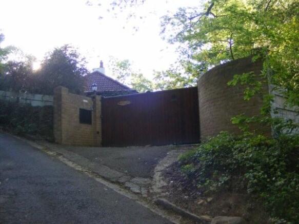ENTRANCE GATES