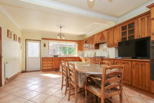 Kitchen / Breakfast 