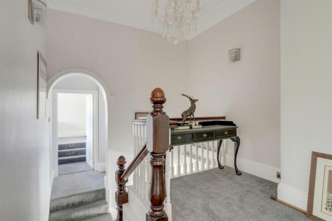 FIRST FLOOR LANDING