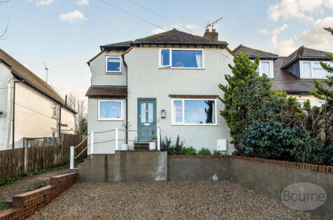 Cobbetts Way, Farnham, Surrey, GU9