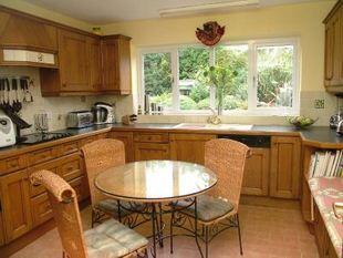 KITCHEN/BREAKFAST RO