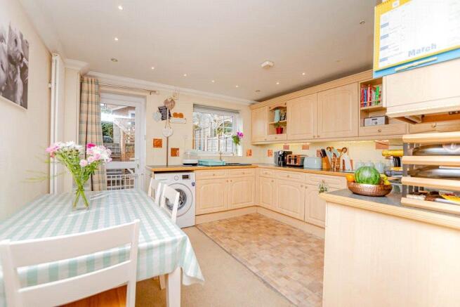 Kitchen/Ding Area