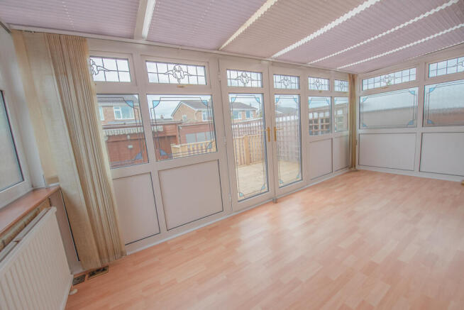 2 bed Bungalow for sale Image 8