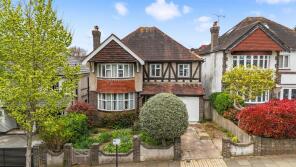 51, The Droveway, Hove BN3 6PR