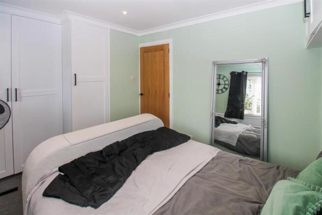 3 bed Town House for sale Image 7