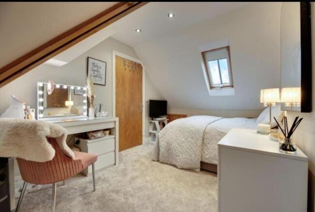 4 bed Cottage for sale Image 10