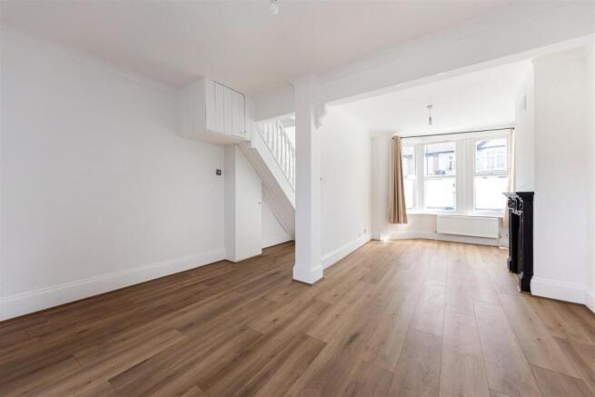 Landseer Avenue, E12