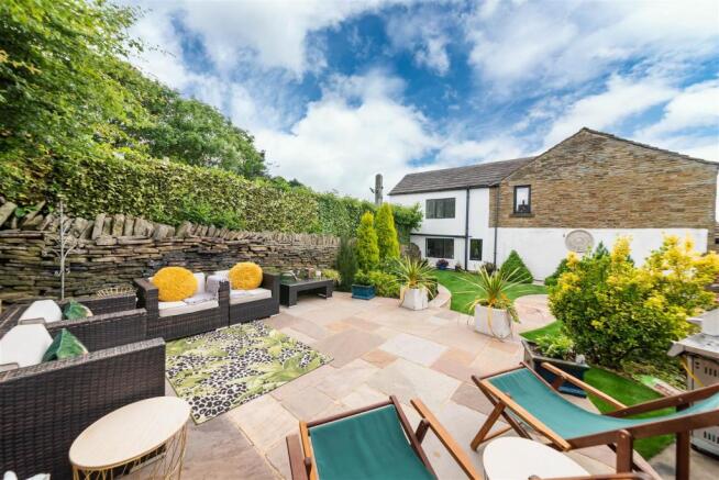 REAR GARDEN.jpg
