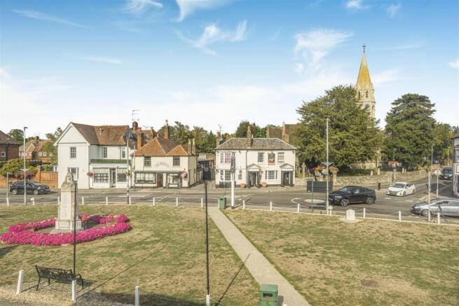 2 Church View, The Green Datchet, SL3 9EH10.JPG