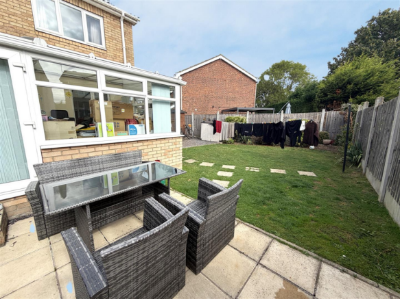3 bed Semi-Detached to rent Image 11