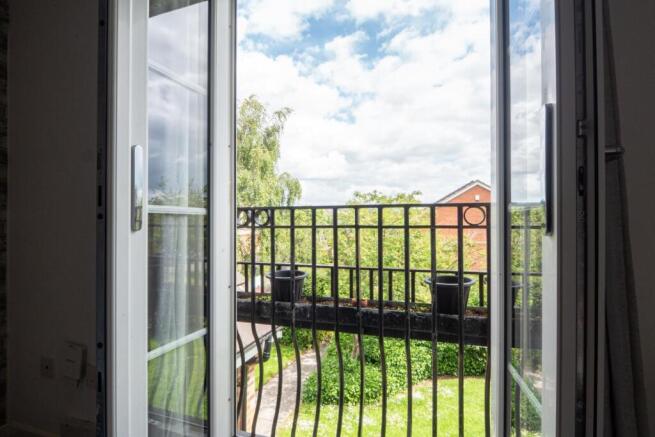 2 bed Flat for sale Image 4