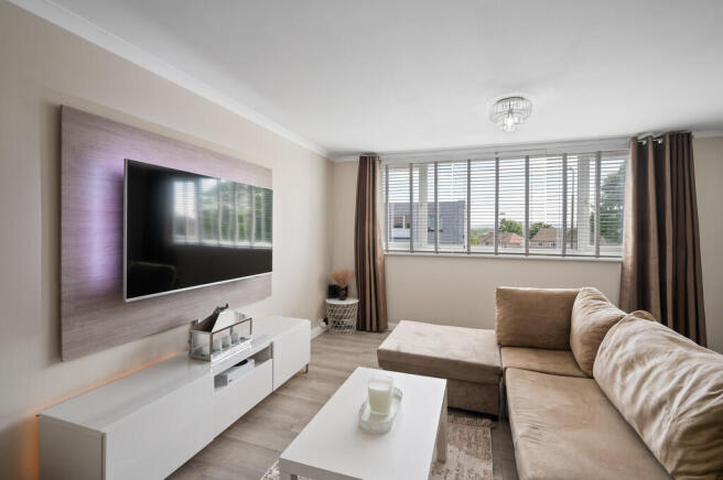 8 Wyndford Place ...