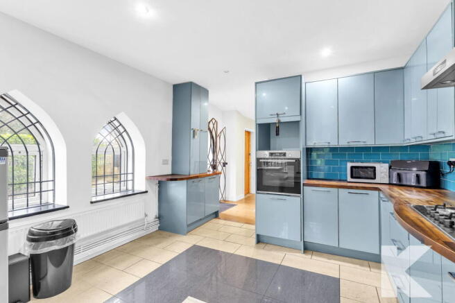 5 bed Character Property for sale Image 7