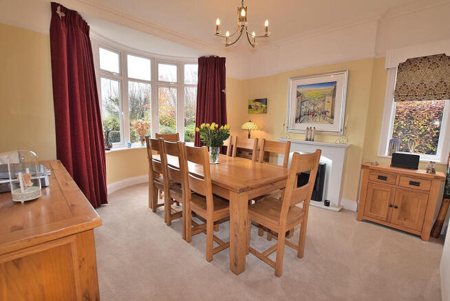 4 bed Detached for sale Image 8