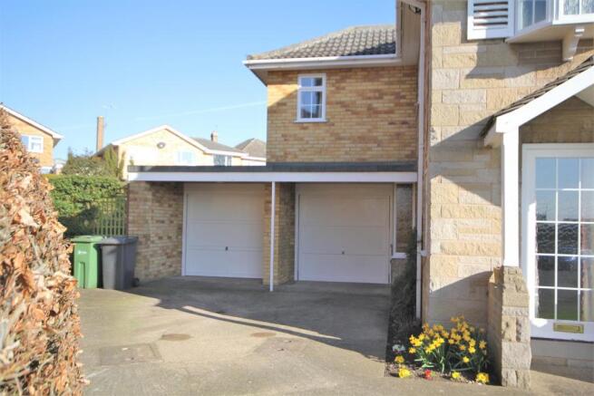 Double Garage / Driveway