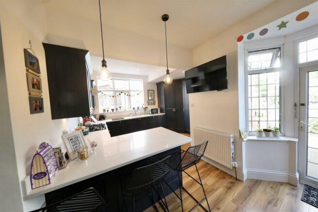 Open plan kitchen diner