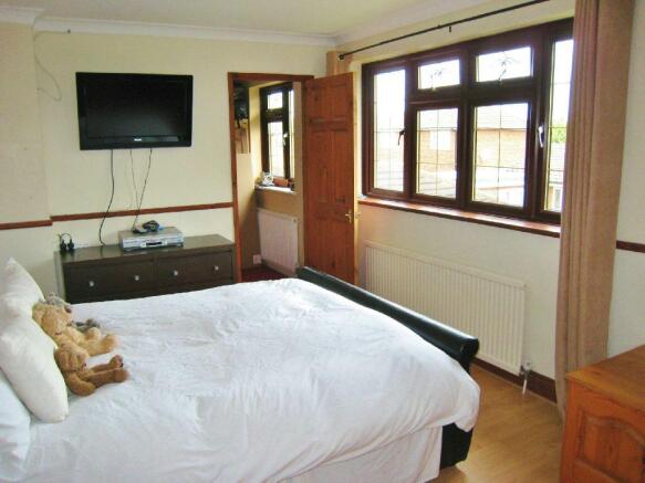 Bedroom 1 Photo 2