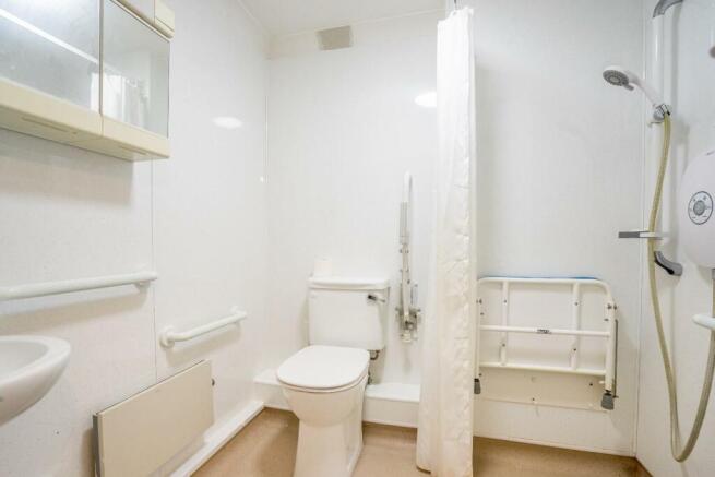 1 bed Retirement Property for sale Image 8