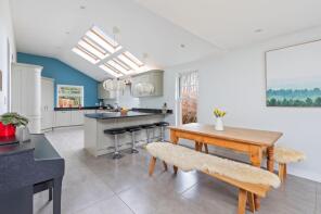 2, Northwood Cottages, Horsham Road, Dorking RH5 5JW