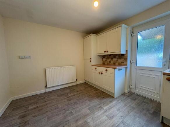 2 bed Detached Bungalow for sale Image 8
