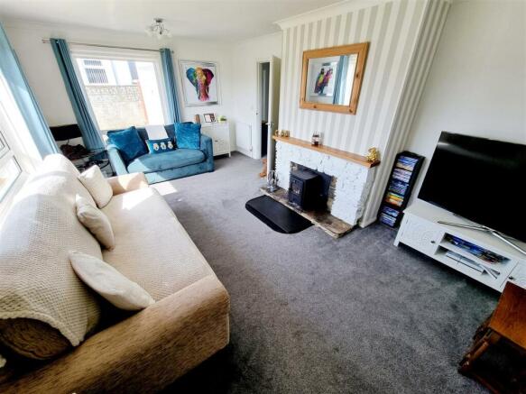 Sitting room 1.jpg