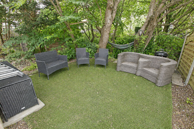 2 bed Semi-Detached for sale Image 2