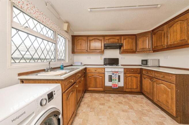 2 bed Park Home for sale Image 7