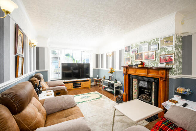 3-bed semi-detached on Tile Cross Road, Birmingham, B33, £245,000