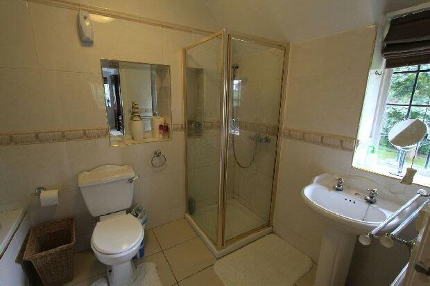 Bathroom en suite